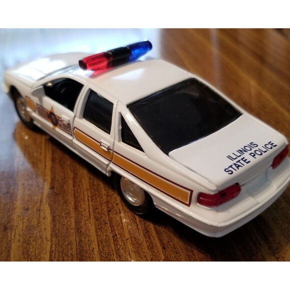 Illinois State Police Road Champs die cast police car 1:43 scale - Picture 8 of 12